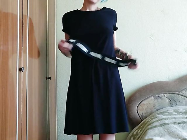 Russian amateur goes out with ben wa balls in her vagina