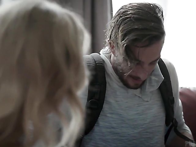 Natural MILF Riley Reyes having sex with Lucas Frost