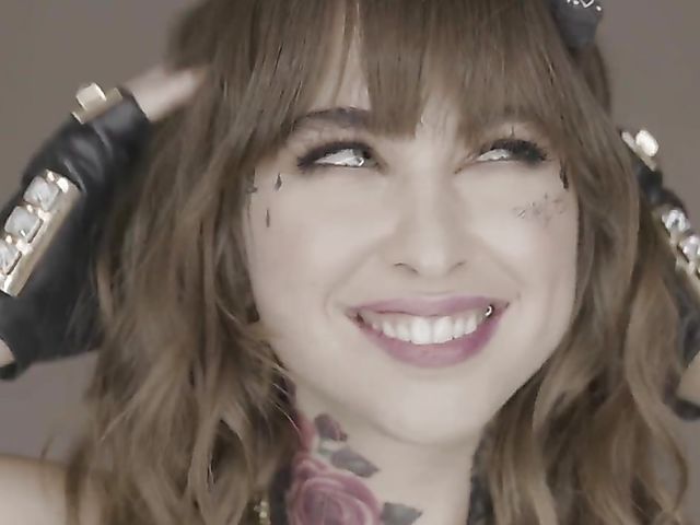 Inked up Riley Reid interracial fun with a black gun in her pussy