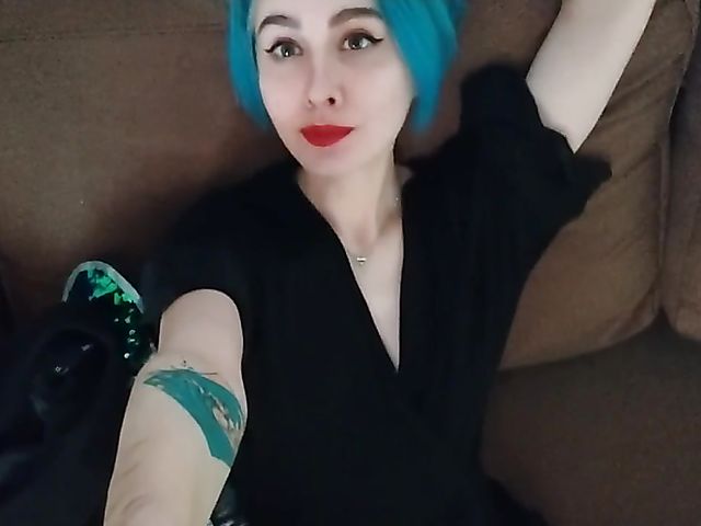 Amateur public pussy flashing and eating off the toilet