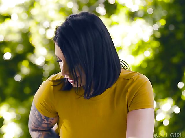 Lesbian massage in the garden with Silvia Saige and Ivy Lebelle