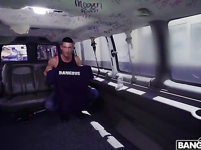 Sporty latina in spandex leggings Maya Farrell rides a cock on a bus