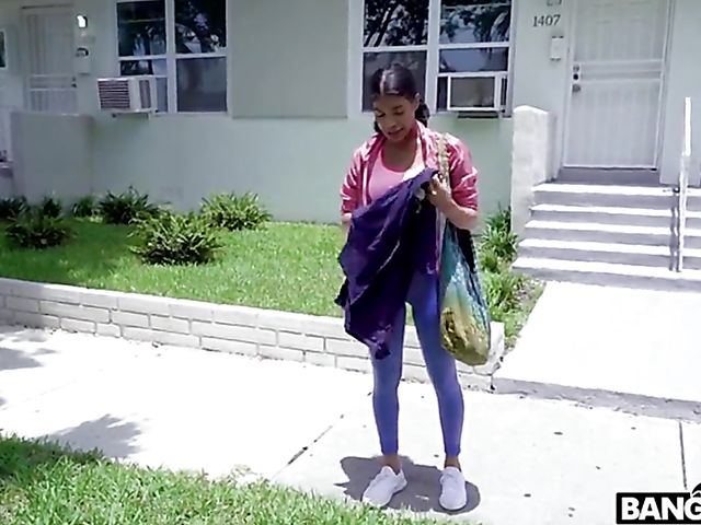 Sporty latina in spandex leggings Maya Farrell rides a cock on a bus