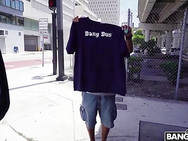 Sporty latina in spandex leggings Maya Farrell rides a cock on a bus