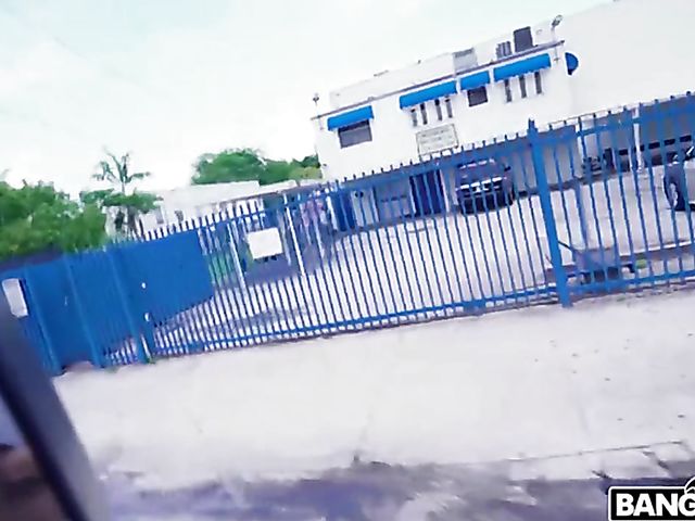 Sporty latina in spandex leggings Maya Farrell rides a cock on a bus