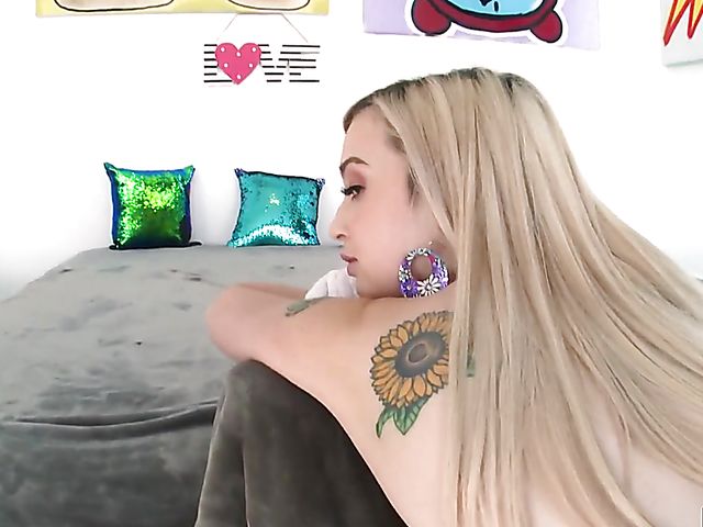 Ass gape in fishnets with pretty teen Lexi Lore