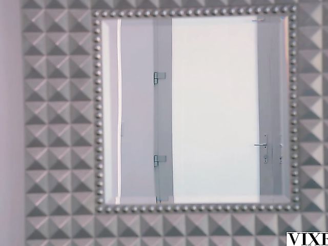 Oiled FFM interracial 3some with Riley Reid and ebony Teanna Trump