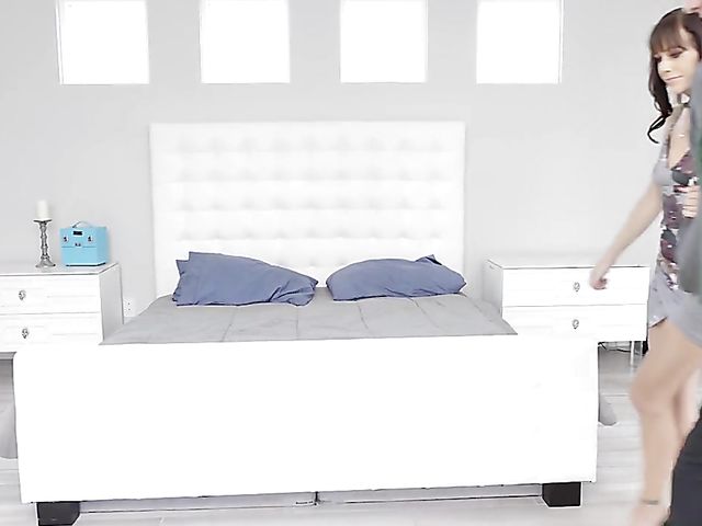 MILF foursome with twin brothers featuring Richelle Ryan and Alana Cruise