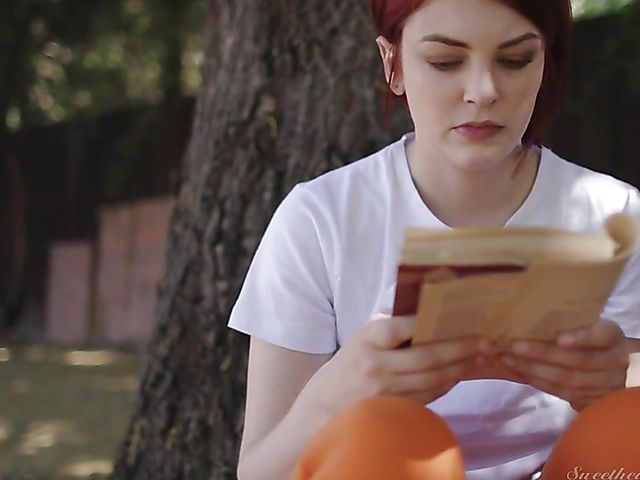 Chloe Cherry and Serene Siren steamy lesbian shower