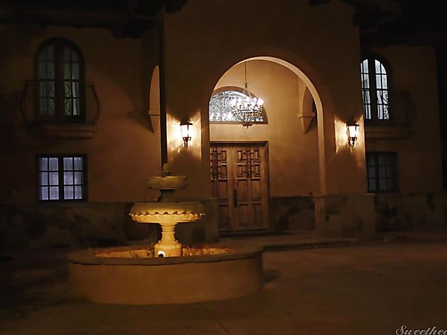 Chloe Cherry and Serene Siren steamy lesbian shower