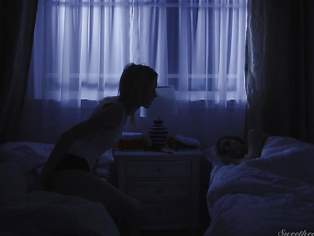 Chloe Cherry and Serene Siren steamy lesbian shower