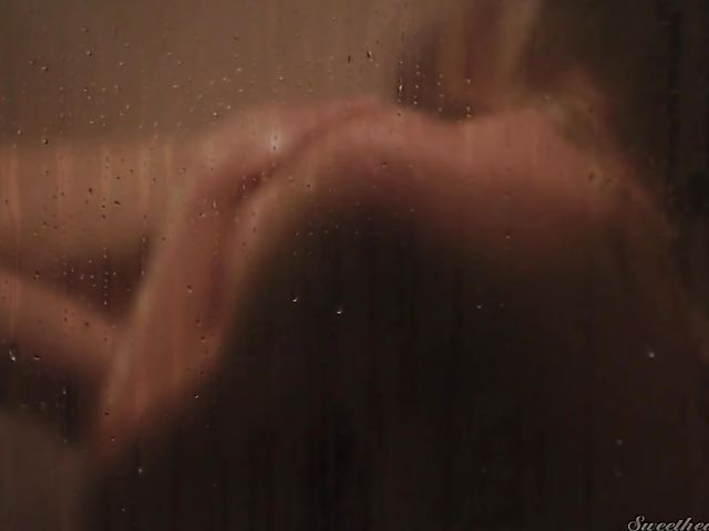 Chloe Cherry and Serene Siren steamy lesbian shower