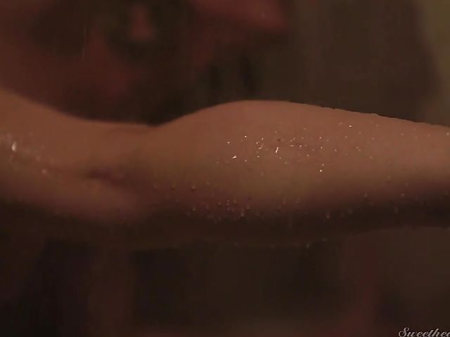 Chloe Cherry and Serene Siren steamy lesbian shower