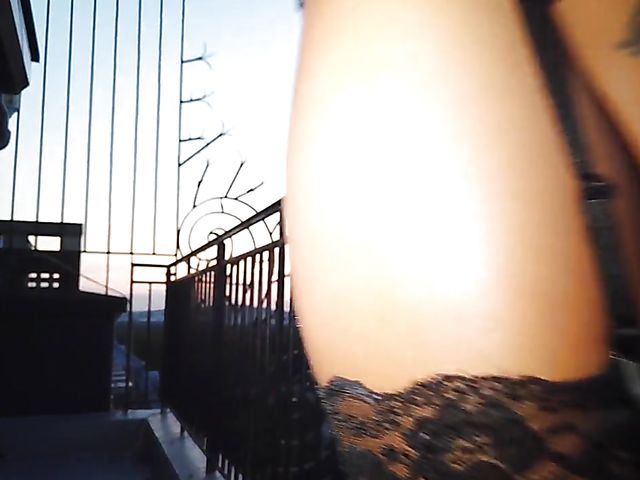 Public nudity and masturbation in Paris with elegant Maria