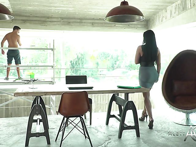 All fake bombshell Aletta Ocean anal with a window cleaner