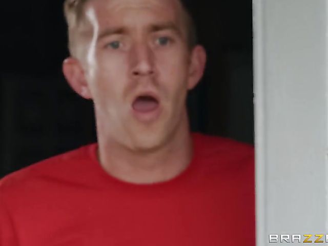 Kiki Minaj anal interracial doggy with hung white dude Danny D