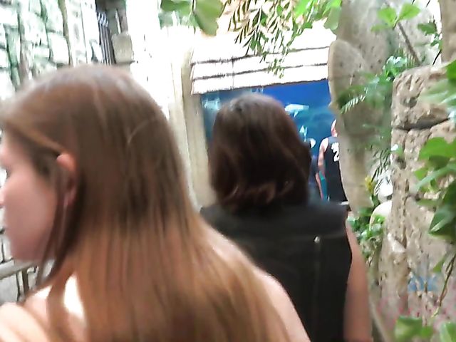 Hairy lesbian girlfriends Simone Delilah and Lara Brookes in Vegas