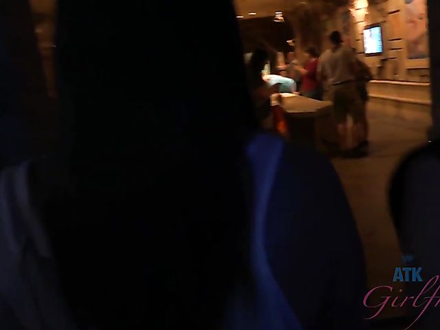 Hairy lesbian girlfriends Simone Delilah and Lara Brookes in Vegas