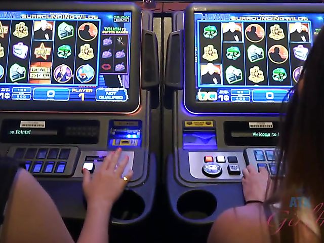 Hairy lesbian girlfriends Simone Delilah and Lara Brookes in Vegas