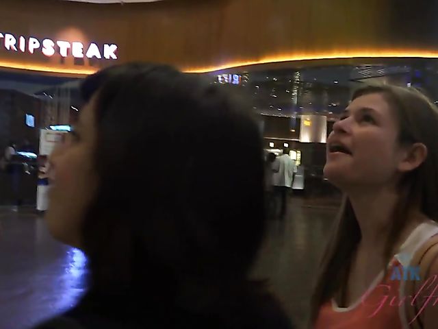 Hairy lesbian girlfriends Simone Delilah and Lara Brookes in Vegas