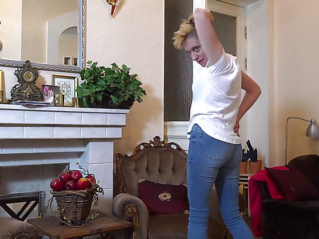Blue jeans mature masturbating after lunch featuring Barbara