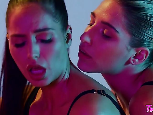 Big ass lesbian workout with Abella Danger and Desiree Dulce