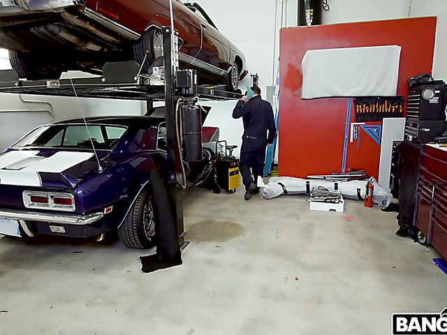 Big tits FFM action in the car shop with Gabbie Carter and curvy stepmom Kailani Kai