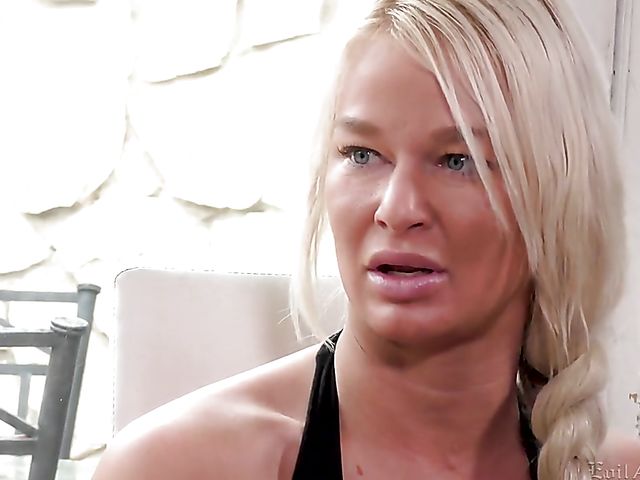 Three-way rough strapon anal threesome with bad MILFs Dana Vespoli and London River