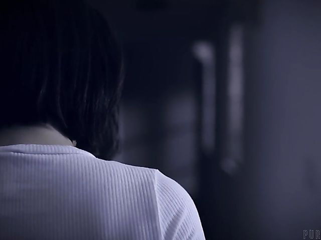 Sinful slut Ivy Lebelle gets ass fucked and makes couple watch