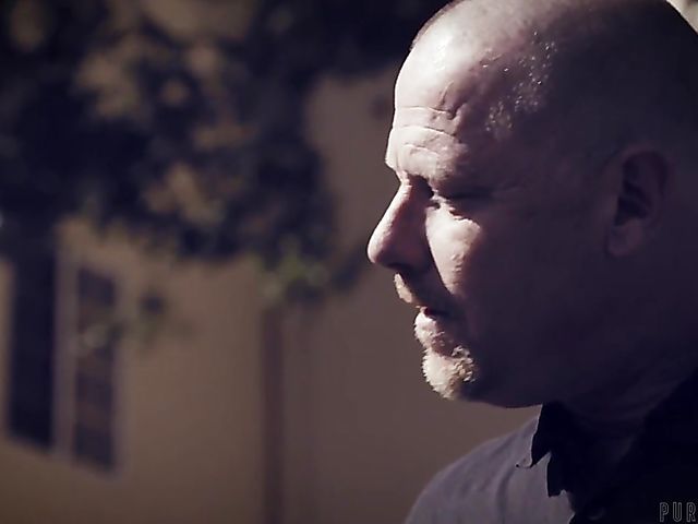 Sinful slut Ivy Lebelle gets ass fucked and makes couple watch