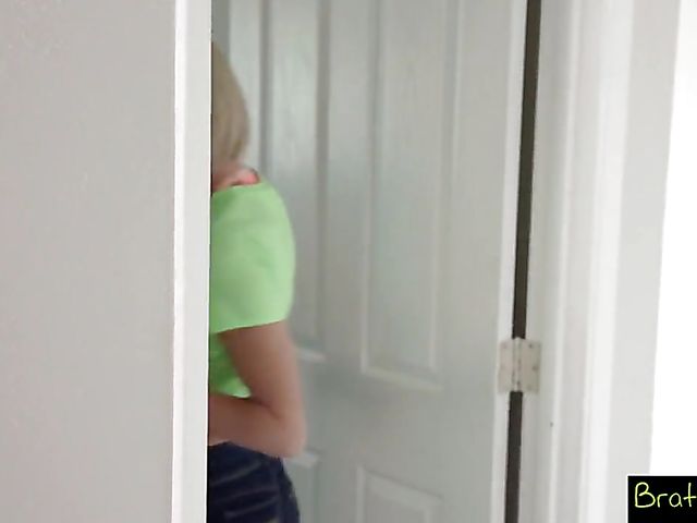 Hot sister Emma Hix enjoys her stepbrother's cock in her twat