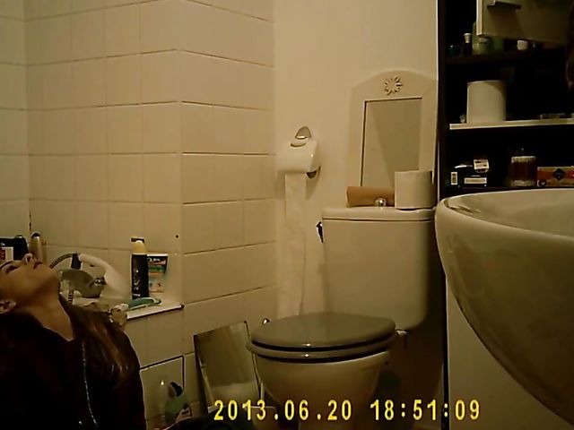 Skinny amateur masturbating in the bathroom