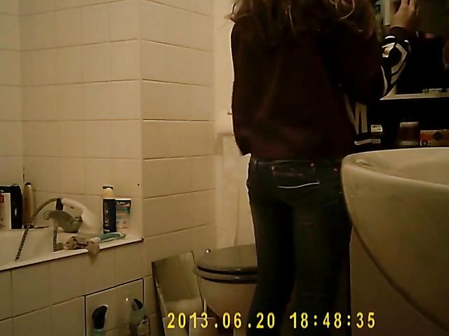 Skinny amateur masturbating in the bathroom