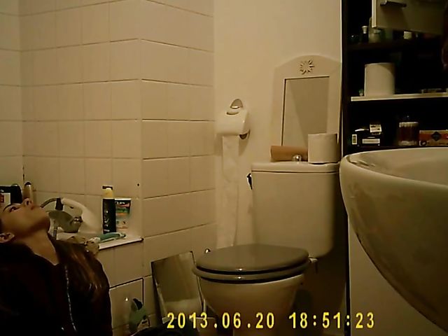 Skinny amateur masturbating in the bathroom