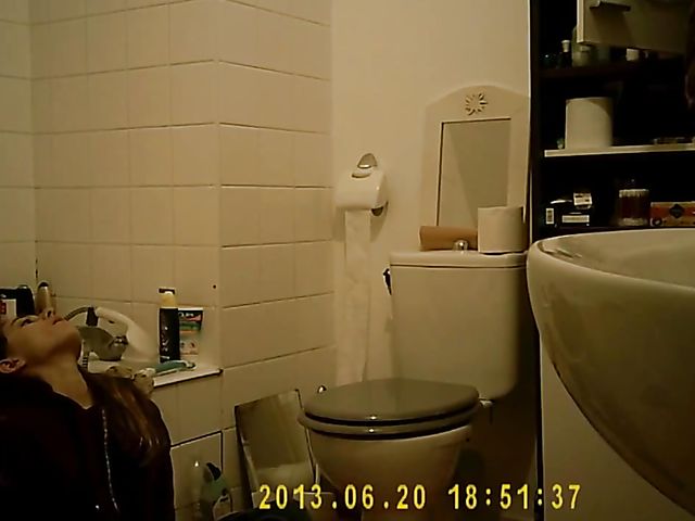 Skinny amateur masturbating in the bathroom