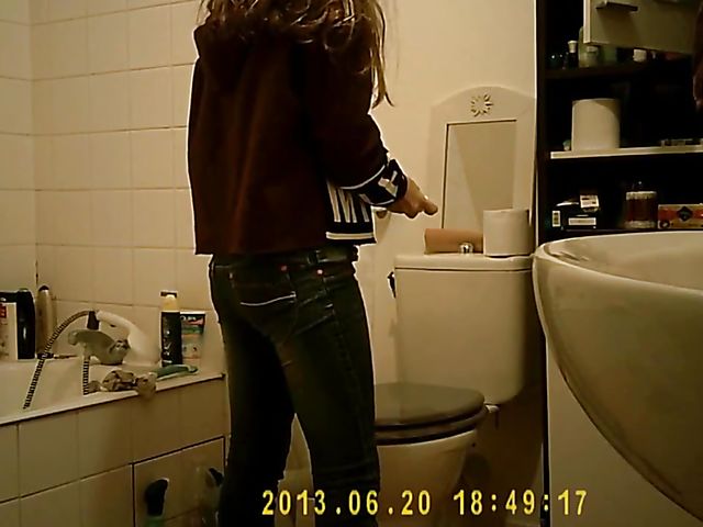 Skinny amateur masturbating in the bathroom