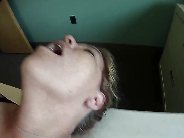 Plump mature amateur gets nailed on the table