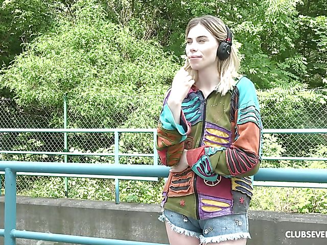 Public outdoor masturbation to music with Milena Devi