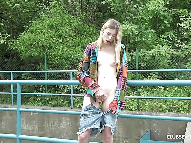 Public outdoor masturbation to music with Milena Devi