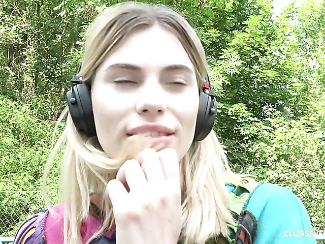 Public outdoor masturbation to music with Milena Devi