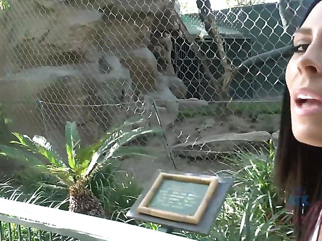 Nude wet brunette Gianna Nicole shaving pussy in the bathtub