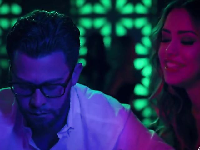 From 1-on-1 to group sex with Alina Lopez and Angela White