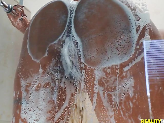Mimi Curvaceous - Big booty ebony shower with a white dude