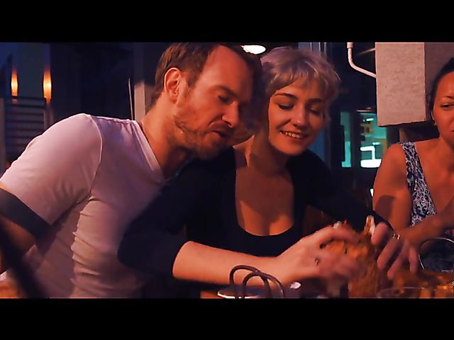 Behind the scenes of busty short hair blonde Skye Blue