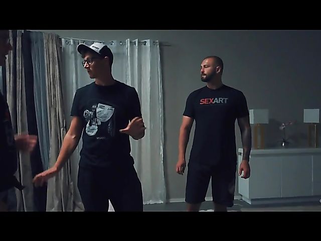 Behind the scenes of busty short hair blonde Skye Blue