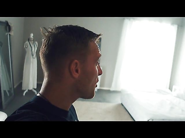 Behind the scenes of busty short hair blonde Skye Blue