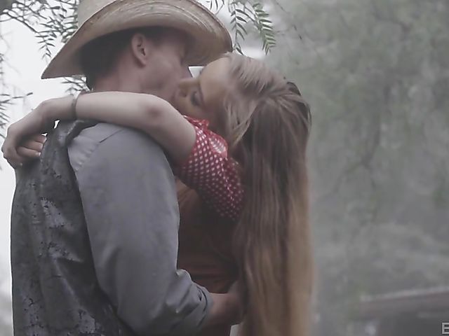 Lana Sharapova - Girl in boots outdoor fuck in the forest