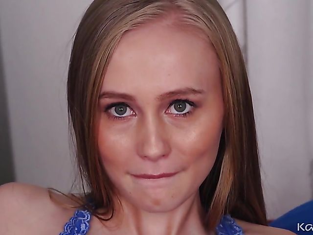 Teen Alicia Williams spreads and masturbates her pink pussy