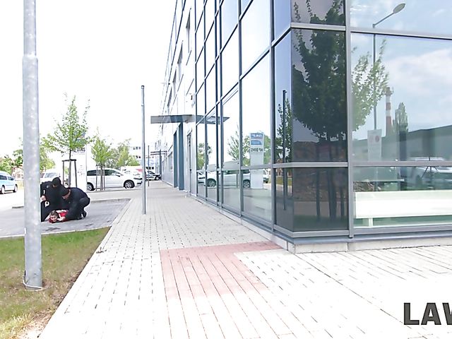 Rough threesome in jail with handcuffed Cindy Shine