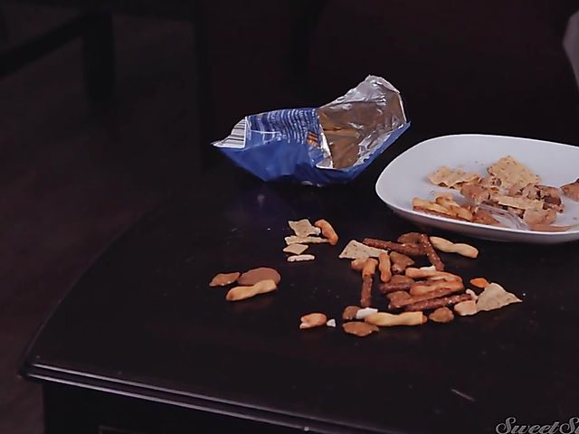 Toned big tit MILF Reagan Foxx loves it young